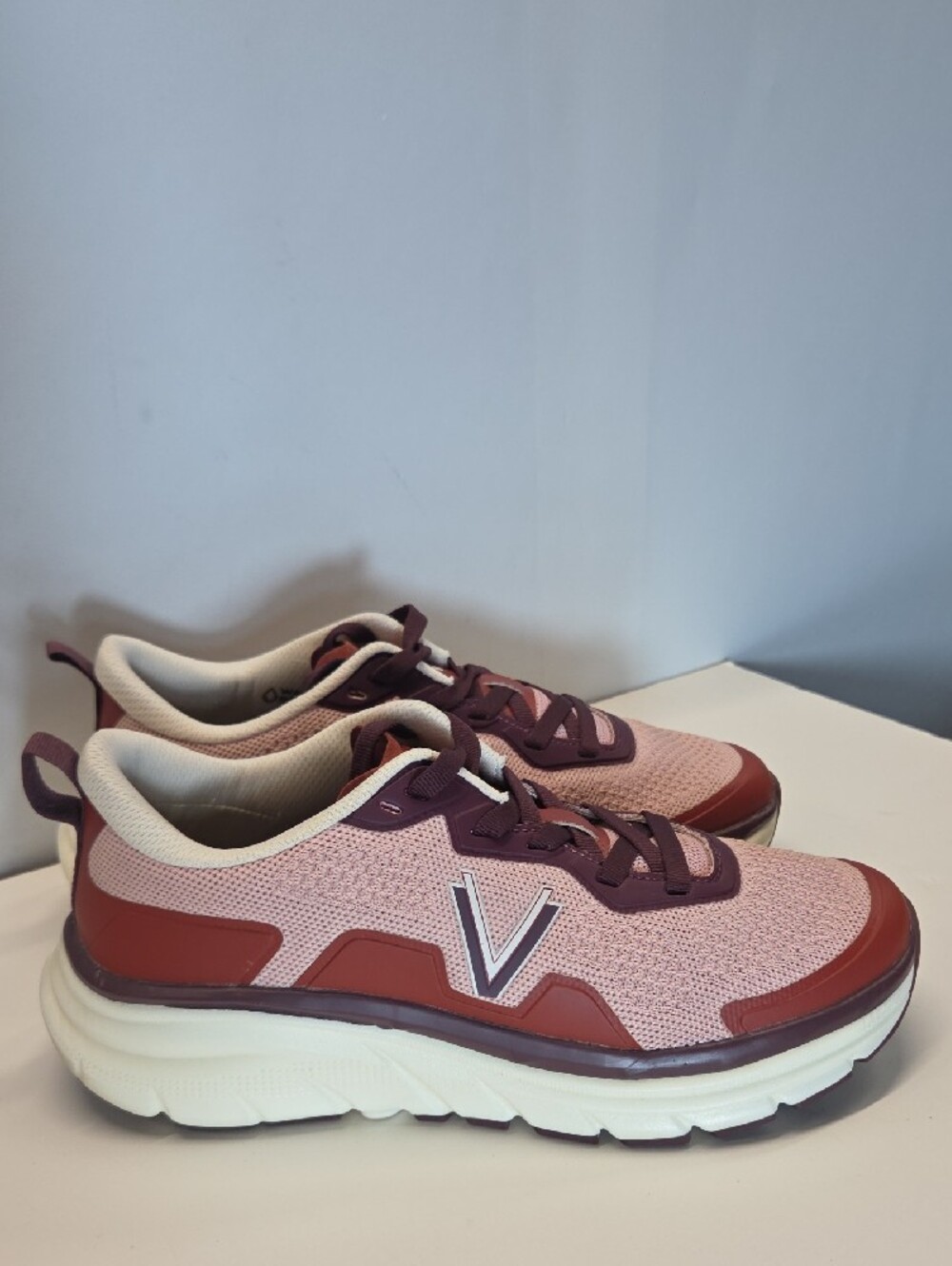 Vionic Women's Pink and Burgundy Athletic Sneakers Size 7.5 - Picture 3 of 8